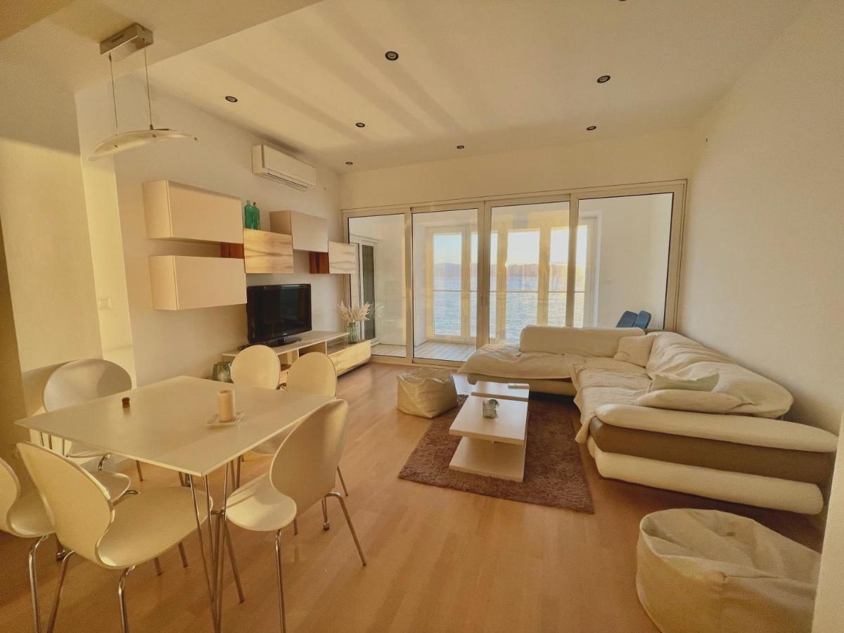 Apartamento First Row To The Sea Opatija Exterior foto