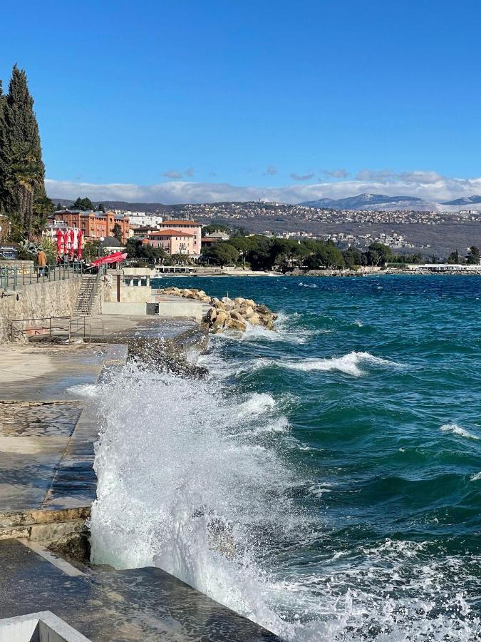 Apartamento First Row To The Sea Opatija Exterior foto