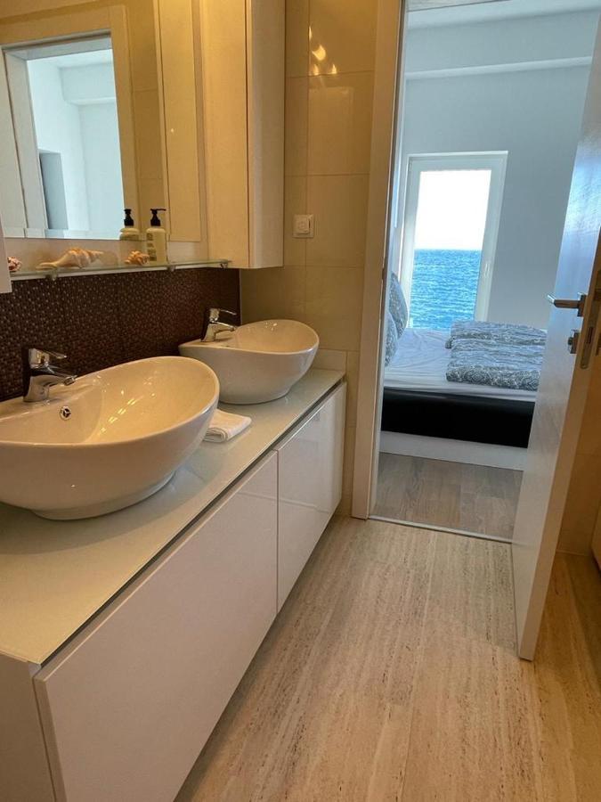 Apartamento First Row To The Sea Opatija Exterior foto